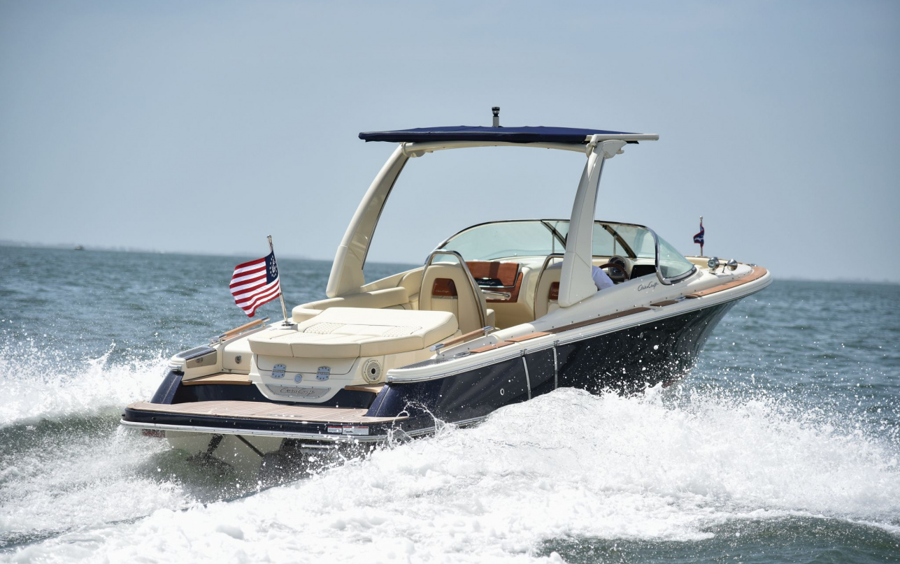 Стильный катер Chris-Craft Launch 31 GT – доступен к поставке