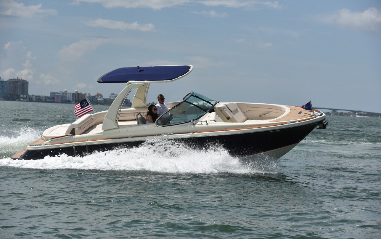 Катер Chris-Craft Launch 28 GT готов к просмотру