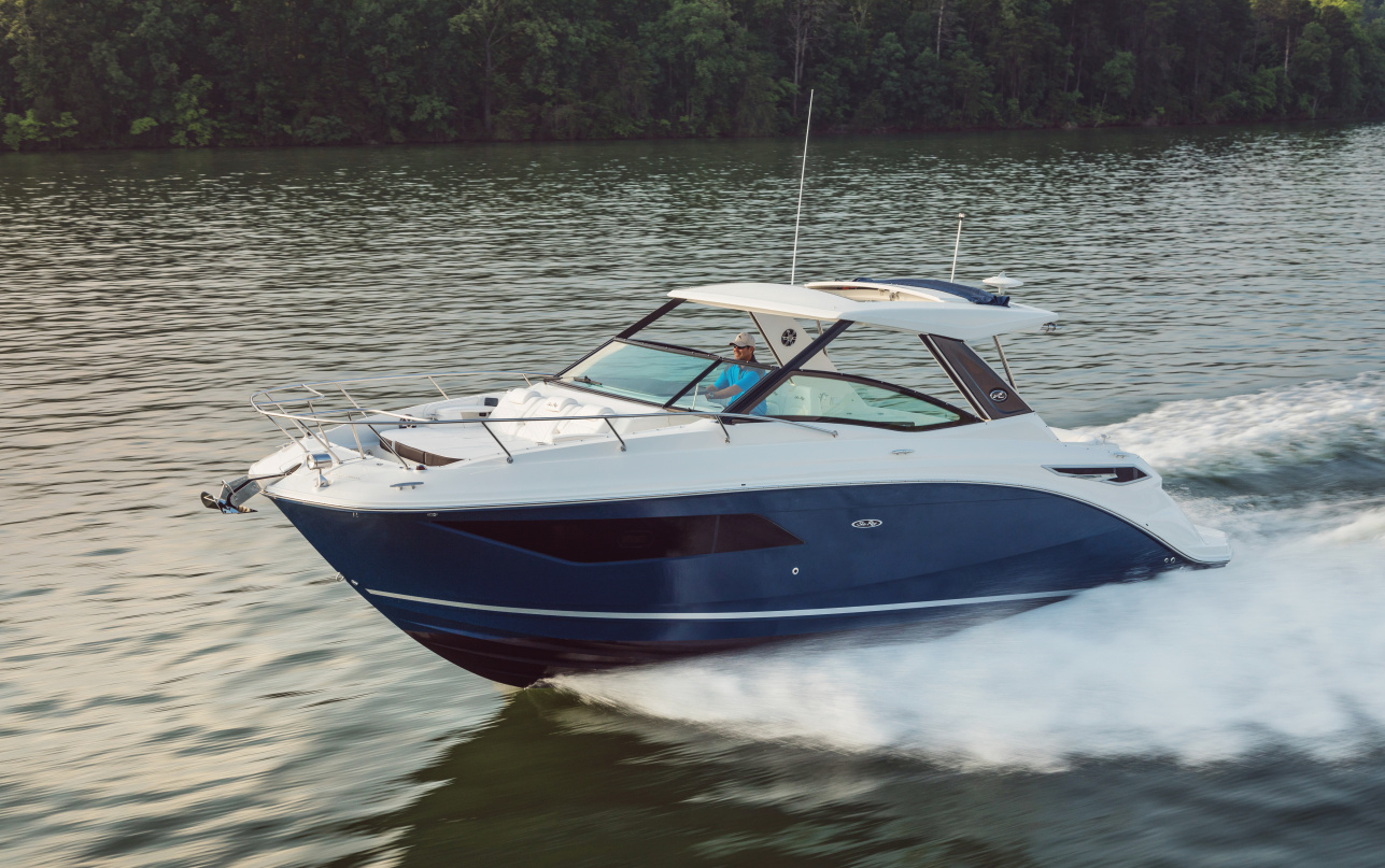 Катер SeaRay 320: Комфорт, Стиль и Превосходство на воде